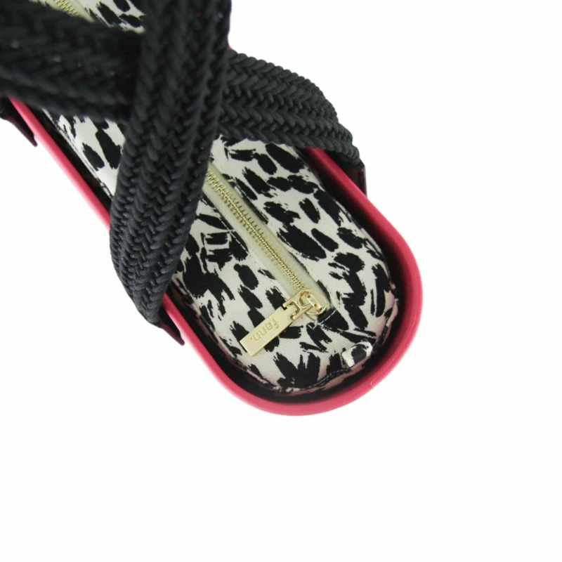 Petite Collection – Fushia – Black Handles P47 Inner3