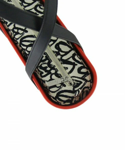 Petite Collection – Tangerine Red – Pattern 48 Inner – Silver Zip – Black Handle3